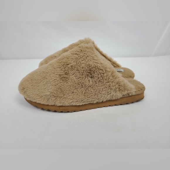 Steve Madden Fuzzy Slip On House Shoes Tan Size M With Box - Picture 5 of 11